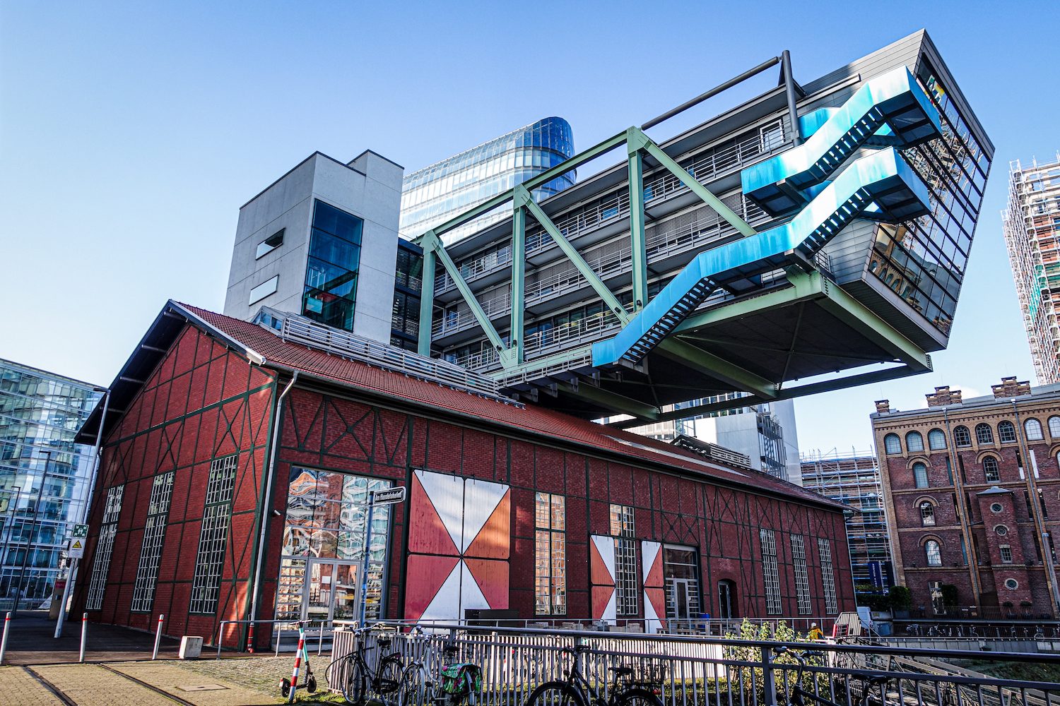 Treppenaufgang am Rheinauhafen, Köln