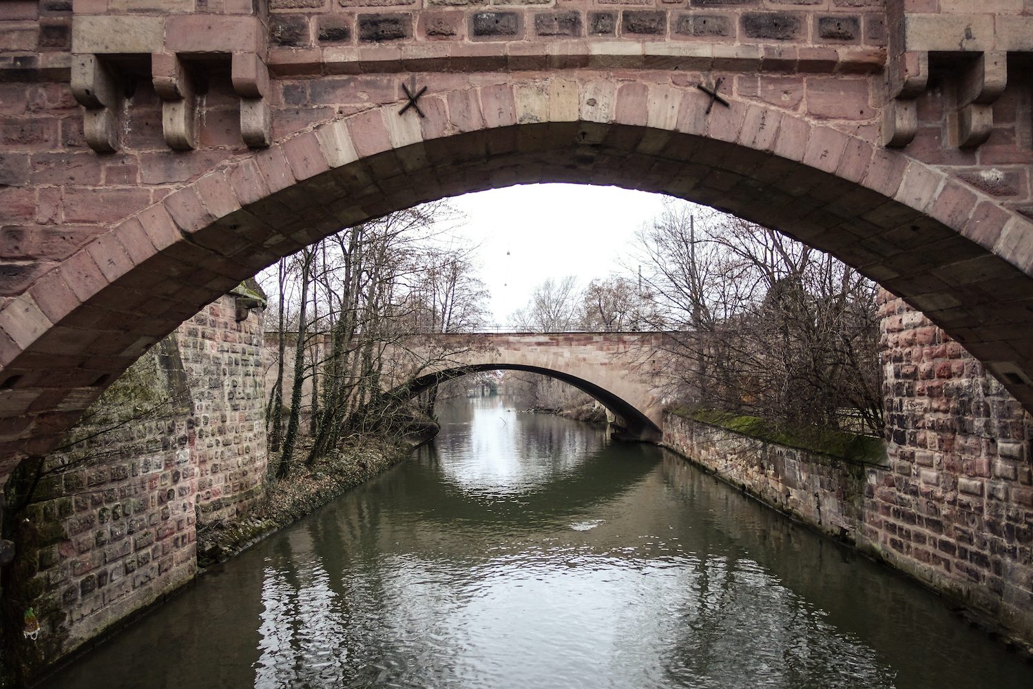 Steinbrücke über den Fluss, Nürnberg